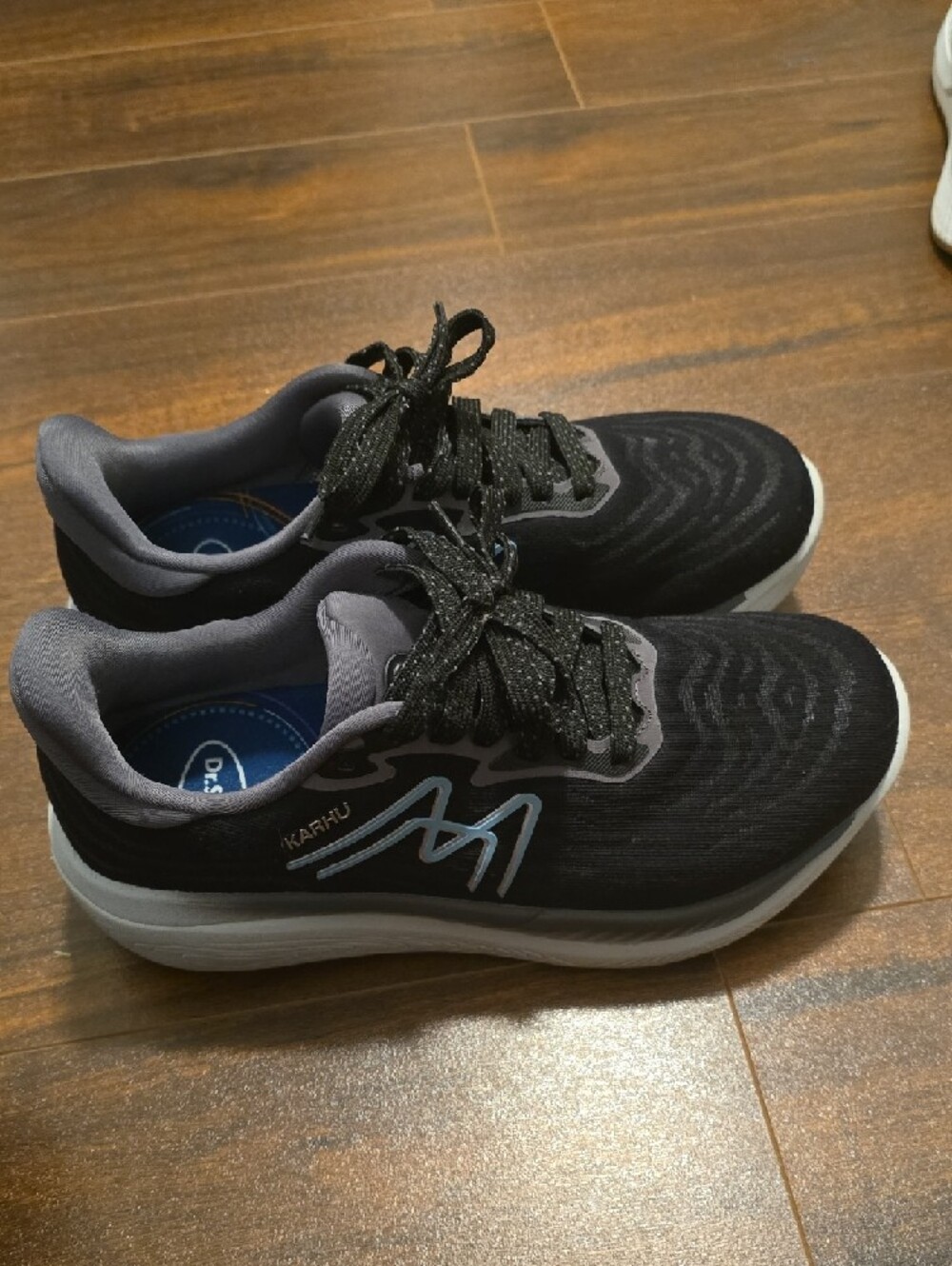 Karhu Women's Ikoni 3.0 Running Shoe - Black & Stone Blue - Picture 8 of 12